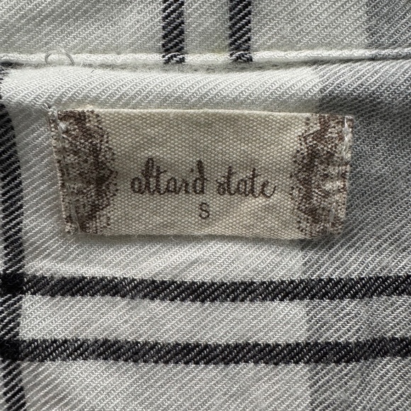 Altar'd State Long-Sleeve Plaid Grey and White Shirt Button-Down with Pocket EUC - Picture 10 of 10